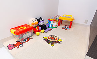 キッズスペースの完備なので子どもも安心の歯医者